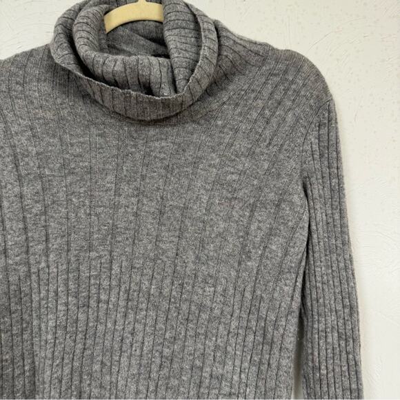 Theory Grey Cashmere Ribbed Turtleneck Sweater Womens XS Gray Fall Preppy - Picture 2 of 8